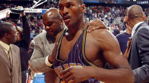 奥尼尔打架斗殴视频,篮球场上的“狂野对决”